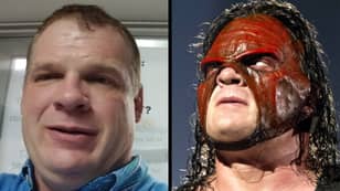 WWE的凯恩（Kane）在田纳西州竞选市长的图片看起来很奇怪