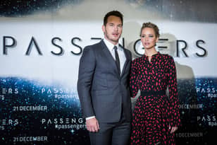 克里斯·普拉特（Chris Pratt）在“乘客”中欺骗了詹妮弗·劳伦斯（Jennifer Lawrence）
