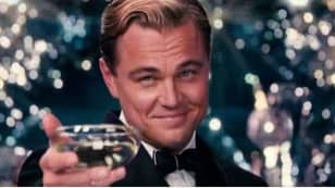 莱昂纳多·迪卡普里奥（Leonardo DiCaprio）在科切拉（Coachella）举行的派对，证明他不是伪装的大师