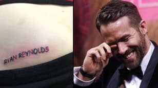 “ Deadpool”球迷让瑞安·雷诺兹（Ryan Reynolds）纹身在屁股上，因为他喜欢他的推文