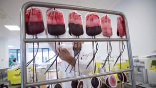 NHS野蛮地沉默了一个关于献血的简单推文中的种族主义者