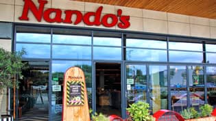Nando's give fifty - discount If You Bring Your grandmother .如果你带奶奶来，Nando's给你五折优惠＂loading=