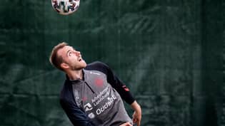 克里斯蒂安·埃里克森（Christian Eriksen）在2020年欧洲杯比赛中倒塌后在医院“稳定”“loading=