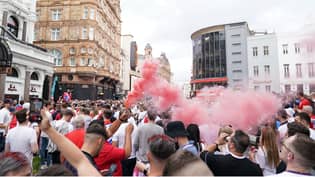 伦敦陷入混乱，英格兰球迷聚集在决赛前