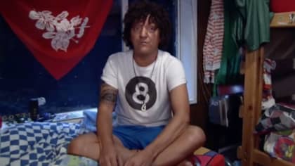 克里斯·利利（Chris Lilley）在批评性格中删除了汤加（Tonga）的乔纳（Jonah）的场景