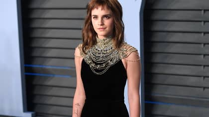 英国毕业生艾玛·沃特森（Emma Watson）的时间纹身缺少撇号