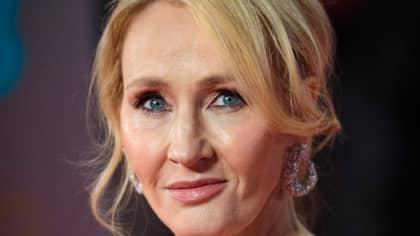J.K.罗琳（Rowling）透露，跨性别者威胁要强奸和暗杀她