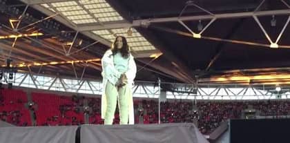 温布利在蕾哈娜（Rihanna）的伦敦表演中是空的一半