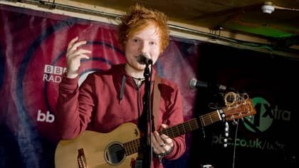 当他30岁时，埃德·希兰（Ed Sheeran）从睡觉到世界上最大的流行歌星