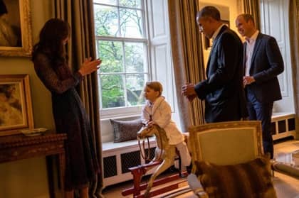 Internet Photoshop乔治王子认真酷酷的奥巴马握手