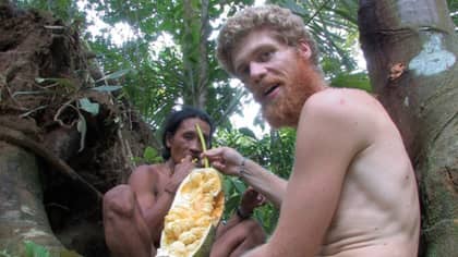 纪录片纽约人跟随男人，他与印度尼西亚的部落一起生活