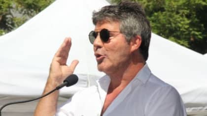 西蒙·科威尔（Simon Cowell）声称他通过抛弃手机，会议和Twitter来筋疲力尽