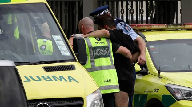 一名枪手在新西兰的一座包装清真寺开火