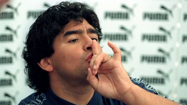 迭戈·马拉多纳（Diego Maradona）告诉教皇出售梵蒂冈的黄金天花板，以帮助穷人