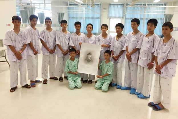 从洞穴集中救出的泰国男孩今日从医院释放