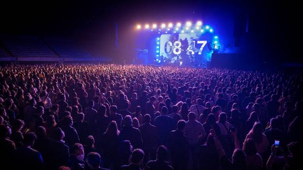 在Covid测试后，5000人参加音乐会，在巴塞罗那没有社会偏差