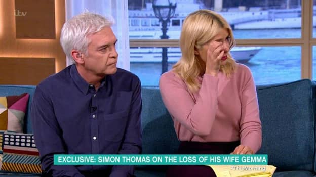 当西蒙·托马斯（Simon Thomas）谈论失去妻子时，霍莉·威洛比（Holly Willoughby）崩溃了