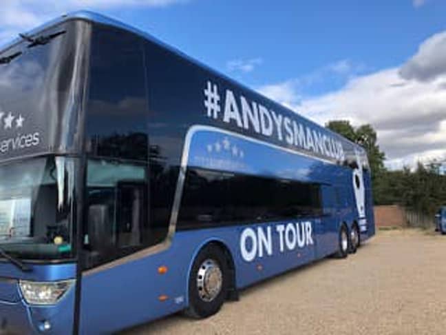 旅游巴士将他们带到了全国。信用：Facebook/Andys Man Club