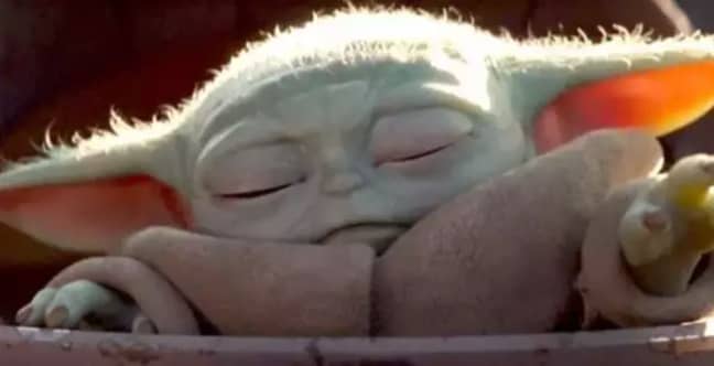婴儿Yoda ... Baby Yoda。图片来源：迪士尼“width=