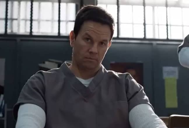 马克·沃尔伯格（Mark Wahlberg）明星在Netflix电影Spenser机密的Malone对面。信用：Netflix