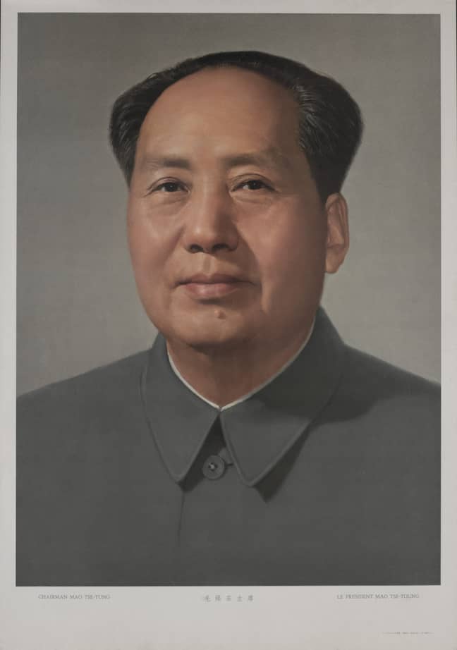在2008年奥运会之前，已故的毛泽东已故毛泽东的照片挂在北京的天安门广场上。学分：PA