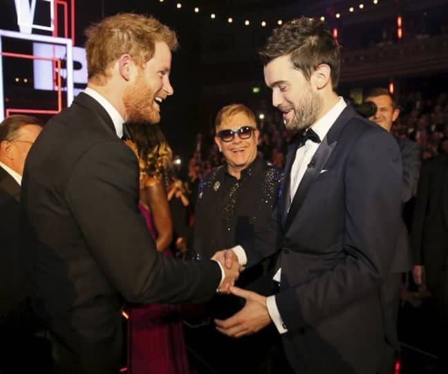 杰克·怀特霍尔（Jack Whitehall）在2015年遇到了哈里王子（Prince Harry）。学分：PA