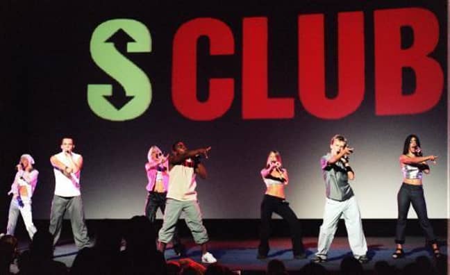 S俱乐部7在1999年表演。荣誉：PA
