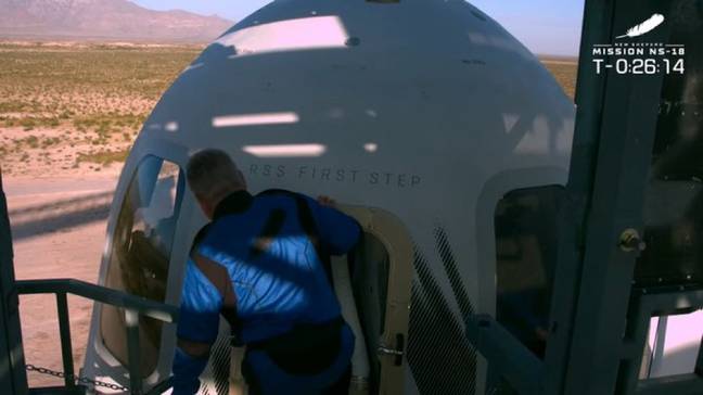 Shatner在提升前进入Blue Origh的新Shepard。信用：NBC新闻/蓝色起必威杯足球源“width=