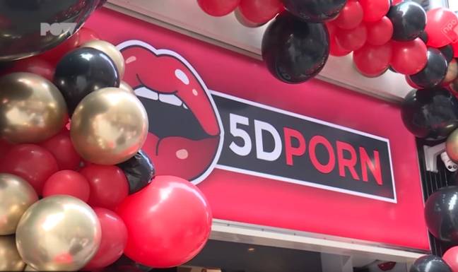 一家新的“5D”色情影院在阿姆斯特丹开张。信贷:YouTube / PowNed