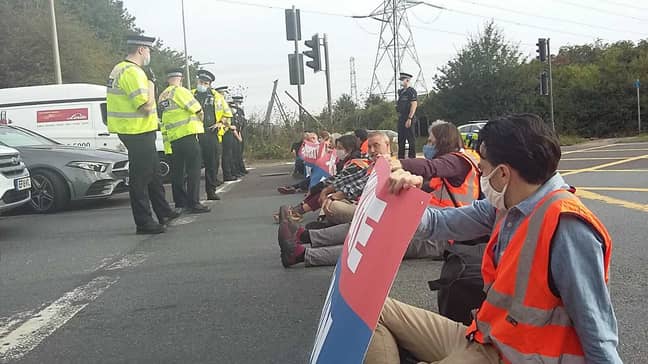 昨天将英国抗议者隔离。信用：PA“width=