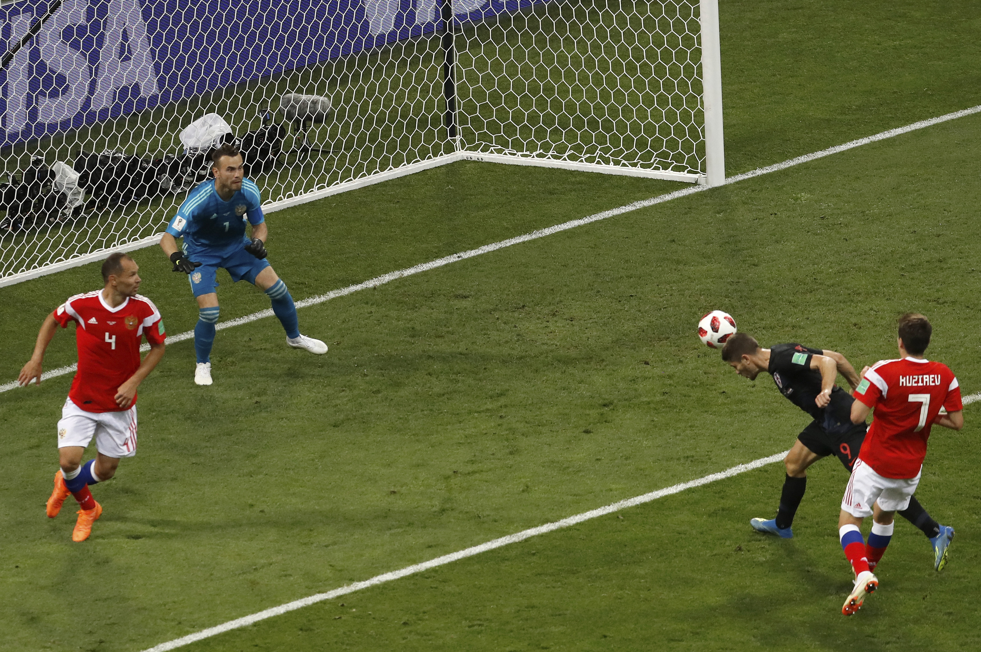 安德烈·克拉马里奇（AndrejKramarić）对阵世界杯主持人俄罗斯的进球。信用：PA