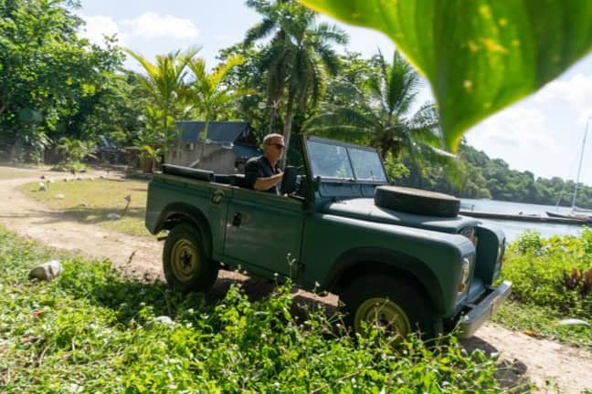 丹尼尔·克雷格（Daniel Craig）在牙买加的地点。（信用：007.com）