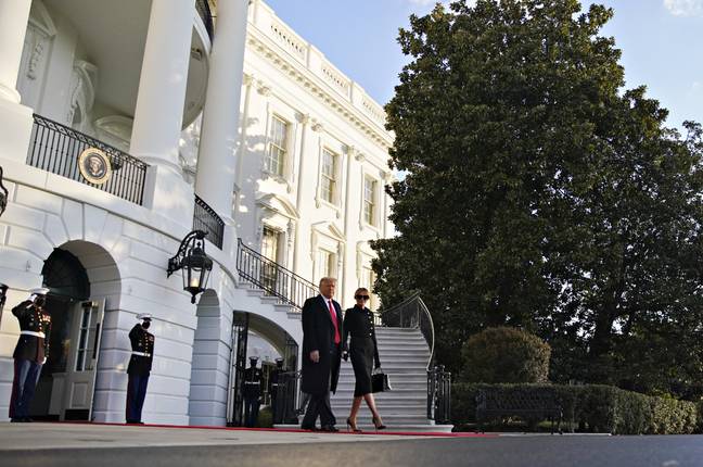 唐纳德（Donald）和梅拉尼亚·特朗普（Melania Trump）今天早些时候离开了白宫。信用：PA“width=