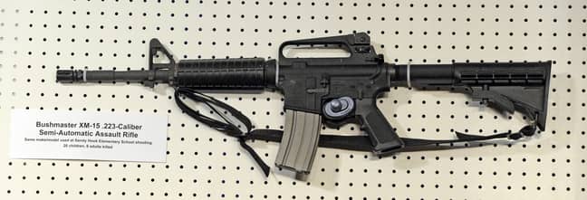 AR-15半自动武器 - 已在许多美国大众枪击中使用。信用：PA