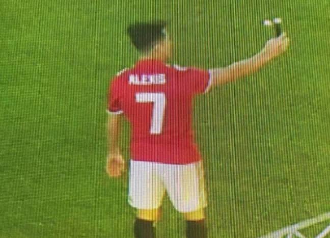 曼联7号套件中亚历克西斯·桑切斯（Alexis Sanchez）的照片出现在Twitter上。信用：Twitter @themanutdway