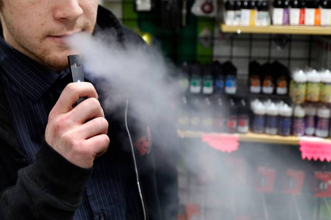 第六人已从美国的Vaping相关疾病中死亡。信用：PA“width=