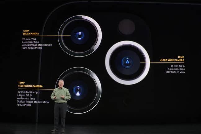 iPhone 11的推出静止不动，解释了三个摄像机。图片来源：苹果