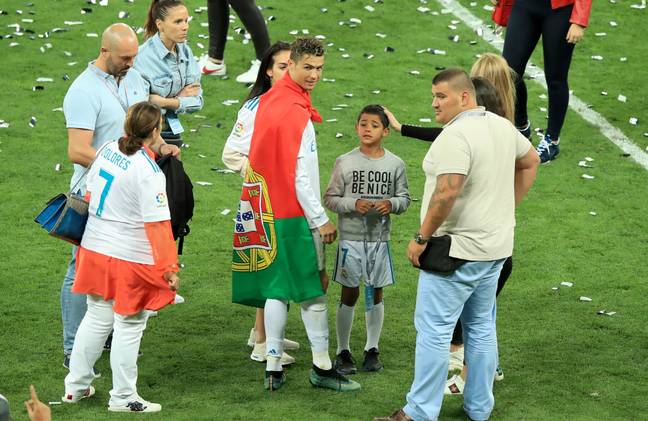 Nuno Marecos和Goncalo Salgado与Ronaldo一起在基辅。信用：PA