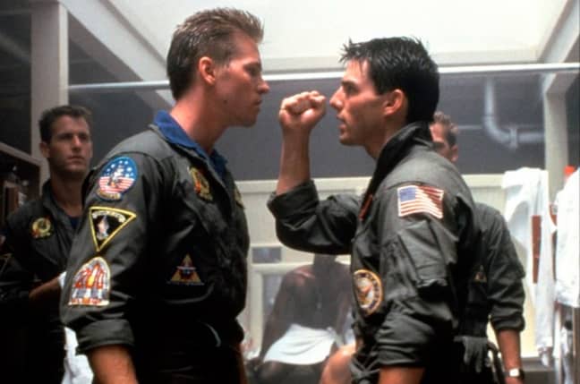 汤姆·克鲁斯（Tom Cruise）和瓦尔·基尔默（Val Kilmer）在“顶枪”中。信用：派拉蒙图片“width=