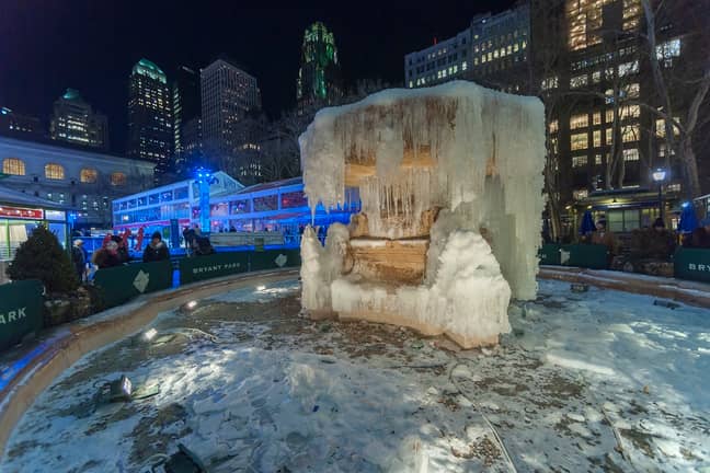 在纽约的一枚冻喷泉。信用：PA