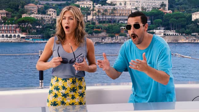 亚当·桑德勒（Adam Sandler）的谋杀之谜进入了前十名。信用：Netflix