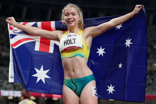 澳大利亚的ISIS Holt在女子200m T35赢得银牌后庆祝。信用：PA