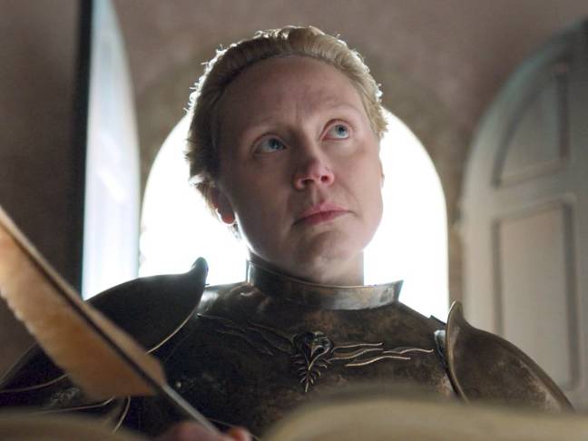 布里恩（Brienne）在白皮书中写作。学分：HBO