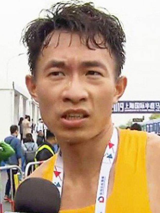 吴在上海半程马拉松比赛中感到渴望获得第二名。信用：sina.com