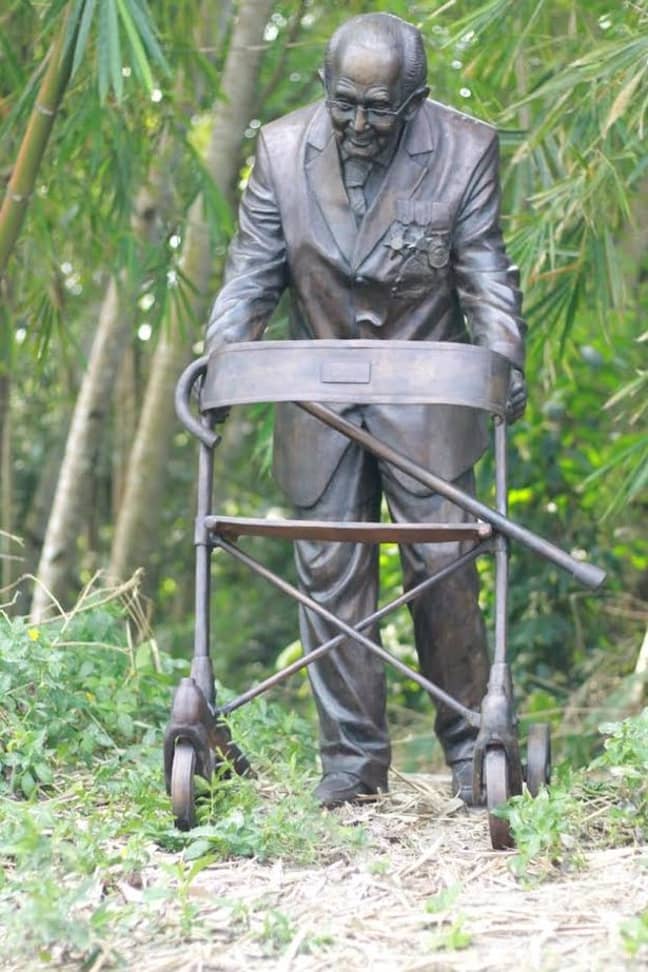 该雕像是在印度尼西亚建造的。信用：克拉克雕塑