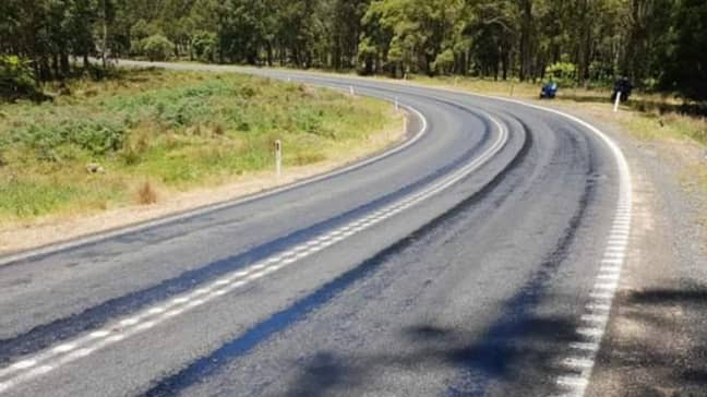 澳大利亚的道路一直在融化。信用：Bobby Dyer/Facebook
