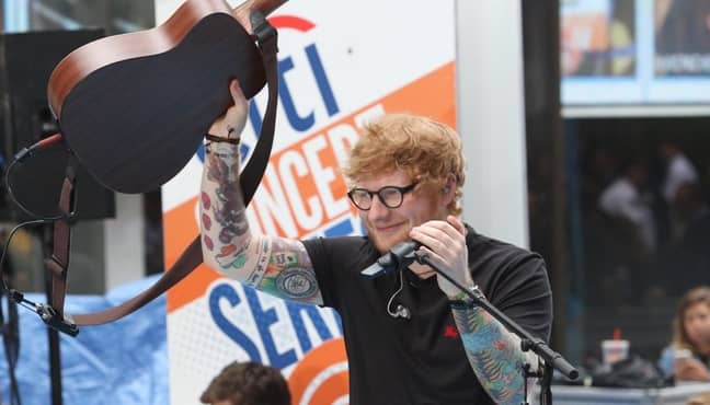 埃德·希兰（Ed Sheeran）的拳击手套纹身。（信用：PA）
