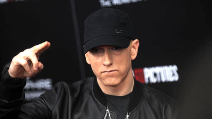 阿姆（Eminem）和贾斯汀·汀布莱克（Justin Timberlake）帮助筹集了近200万英镑的曼彻斯特受害者