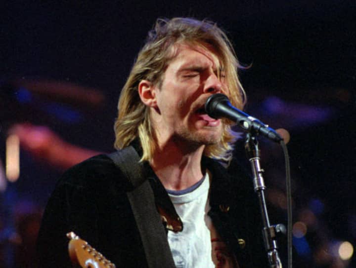 库尔特·科本（Kurt Cobain）还活着，正在伪装成库尔特·科本（Kurt Cobain）模仿者