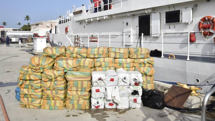 皇家海军帮助在加勒比海夺取价值超过1.6亿英镑的毒品